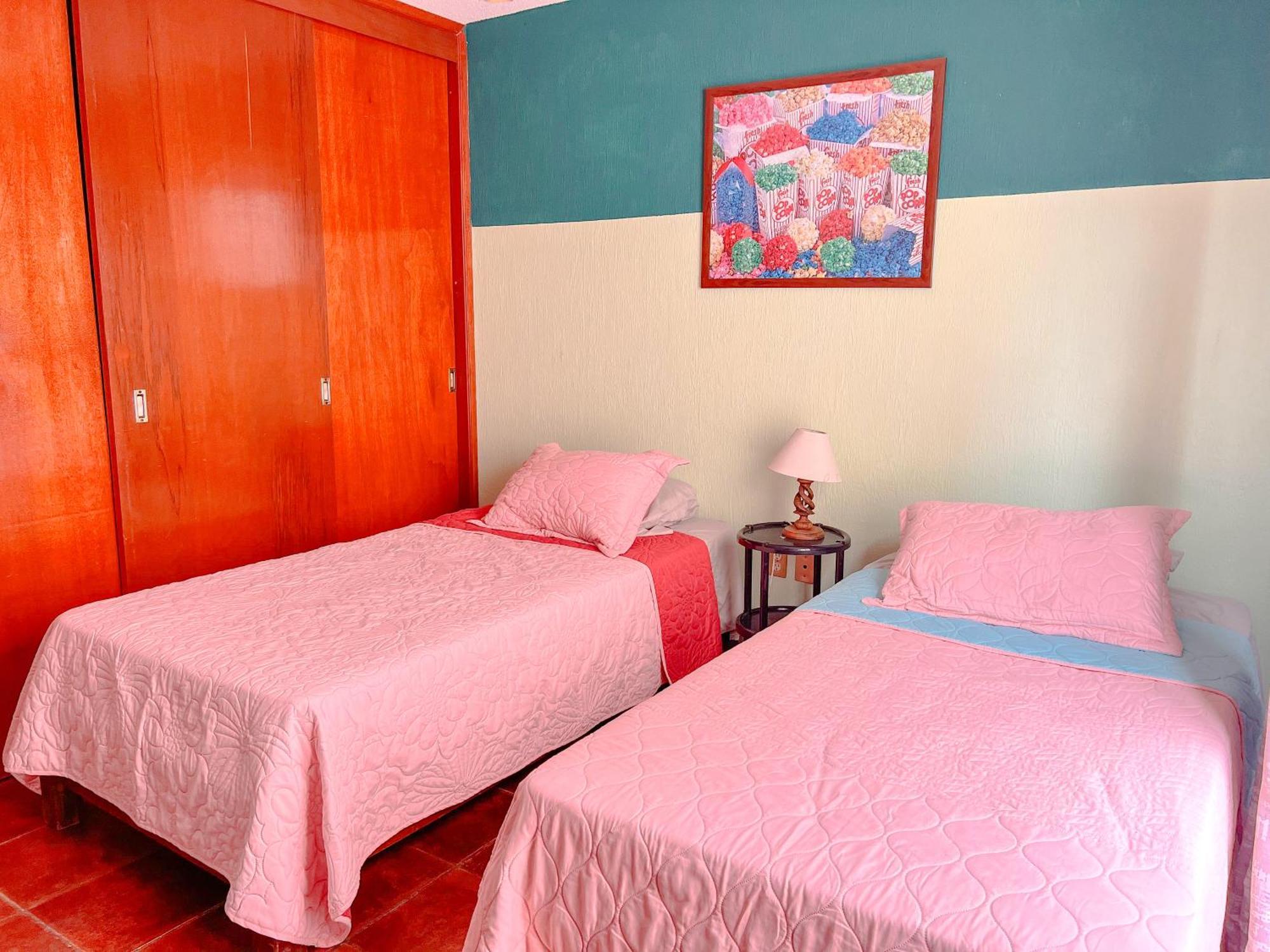 Colorful Family Condo With Terrace And Free Parking Guanajuato Exterior photo